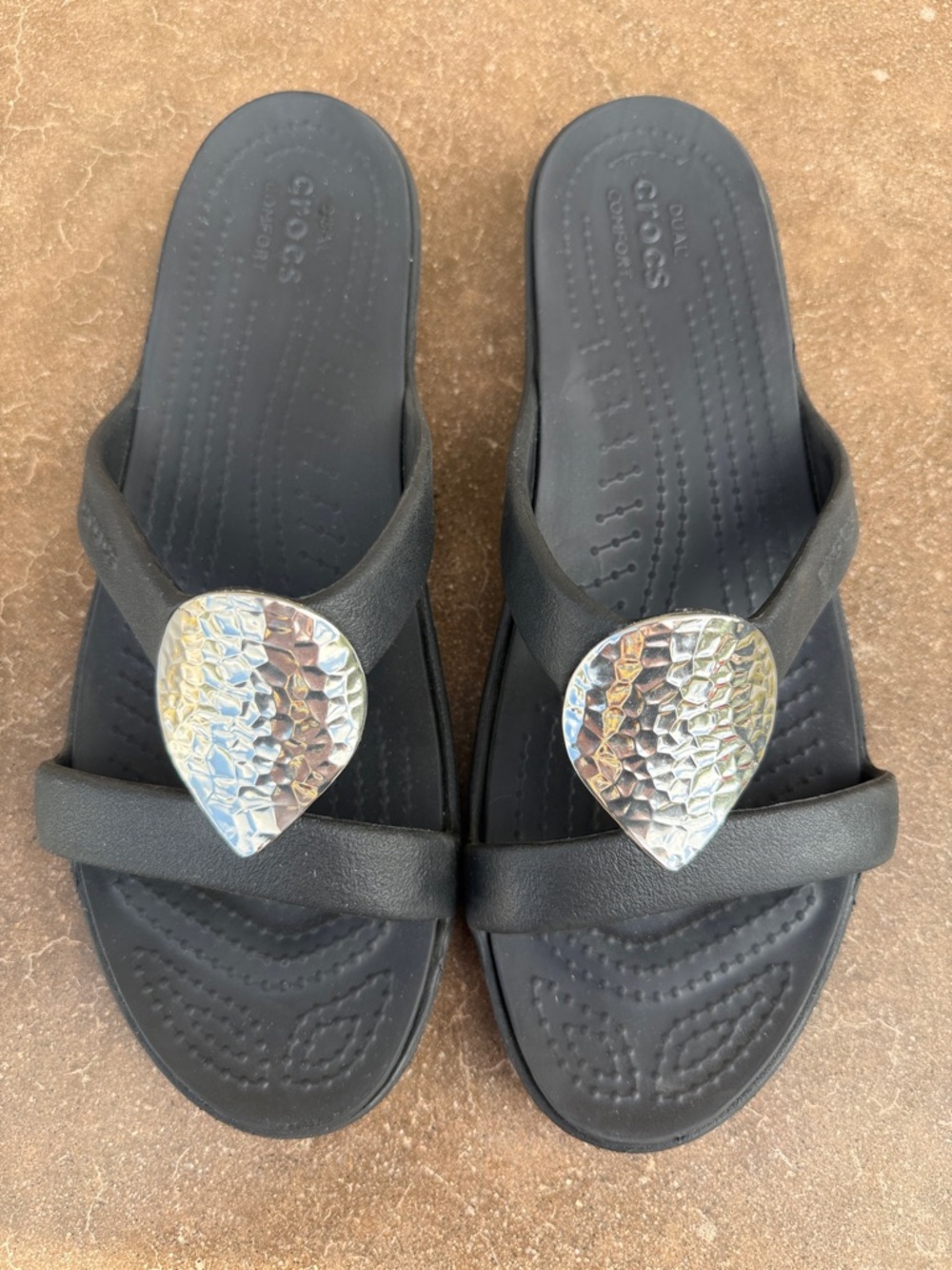 CROCS Black Slide Sandals with Hammered Silver Teardrop size 10